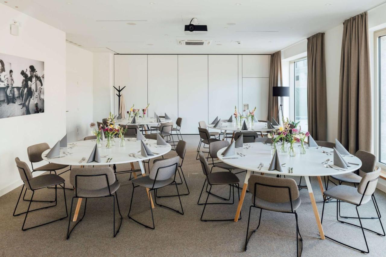 Vienna House By Wyndham Mq Kronberg Kronberg im Taunus Exteriör bild