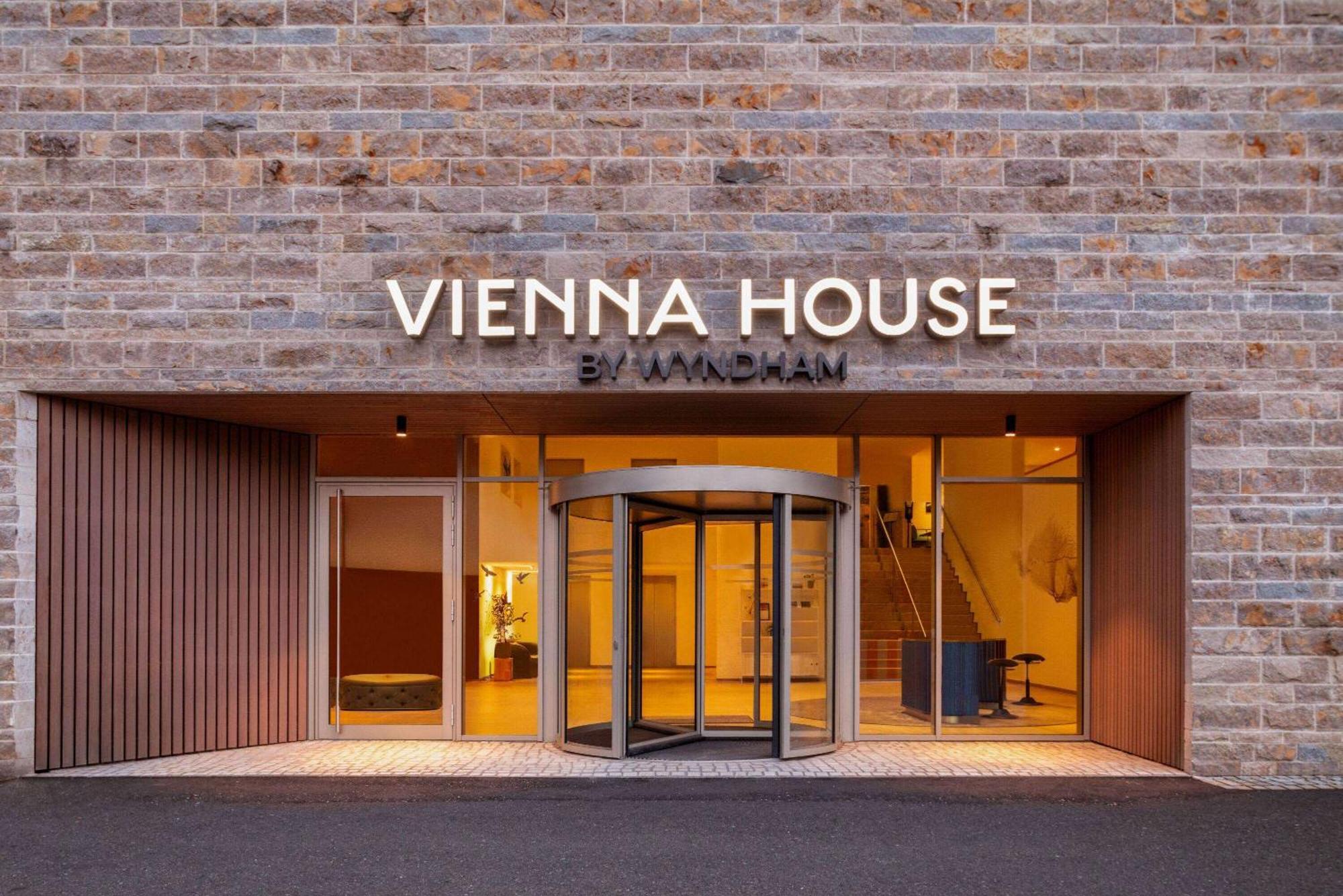 Vienna House By Wyndham Mq Kronberg Kronberg im Taunus Exteriör bild